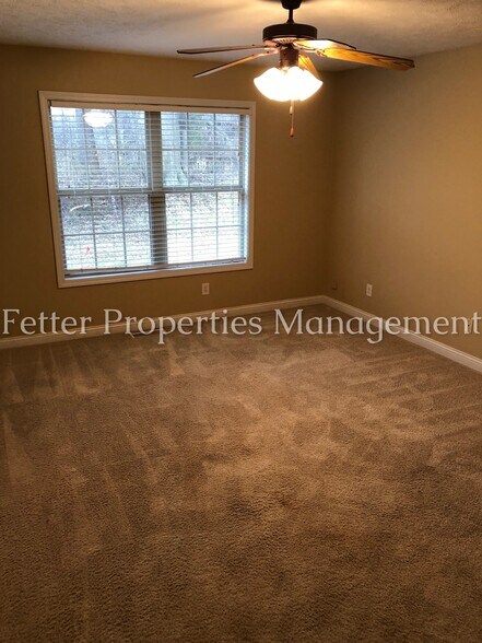 Building Photo - 10599 Tecumseh Dr