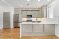 Building Photo - 382 7th St