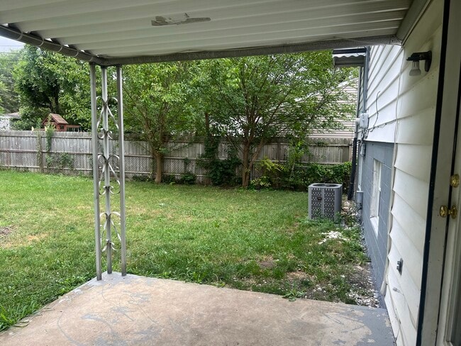 Building Photo - 3733 S Ohio Ave