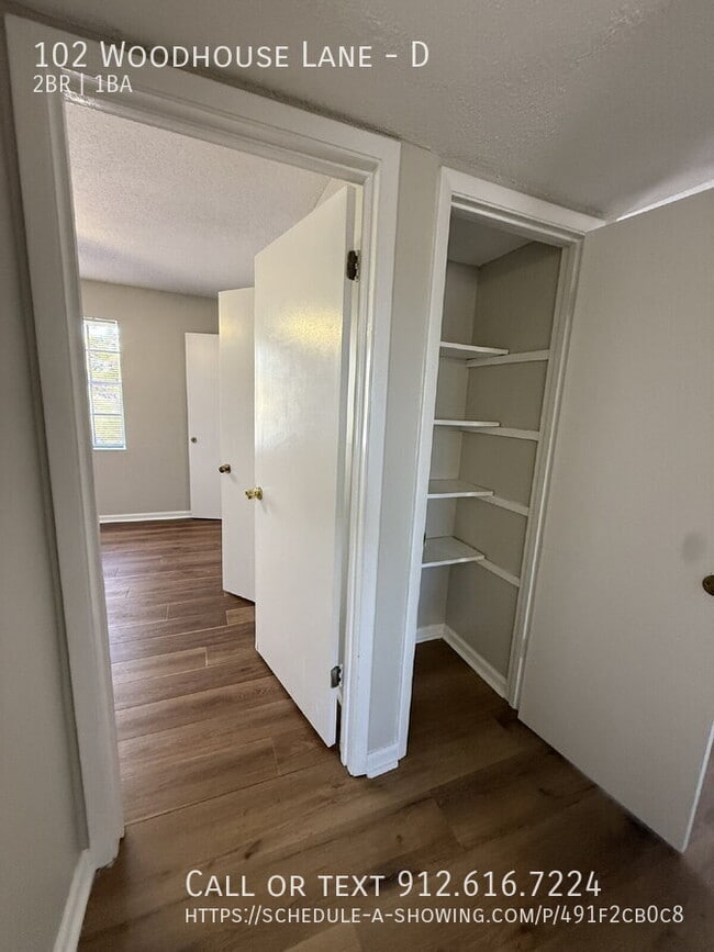 Building Photo - 102 Woodhouse Ln