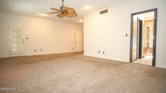 Building Photo - 612 Willow Glen Dr