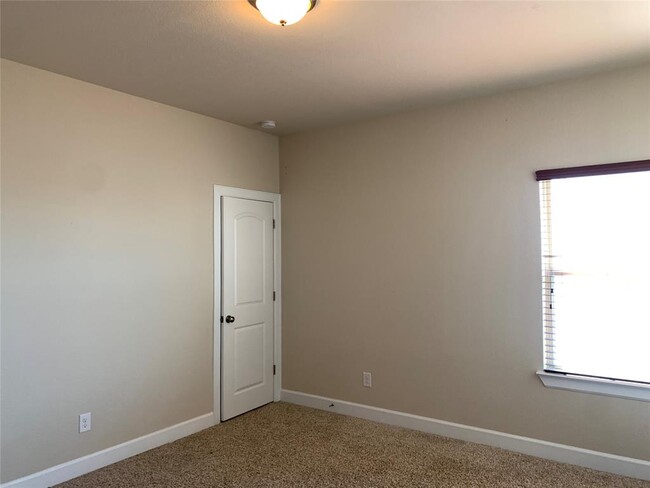Building Photo - 3159 Pablo Way