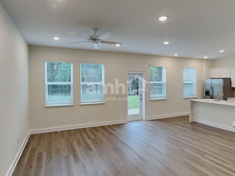 Building Photo - 5674 Dease Rd