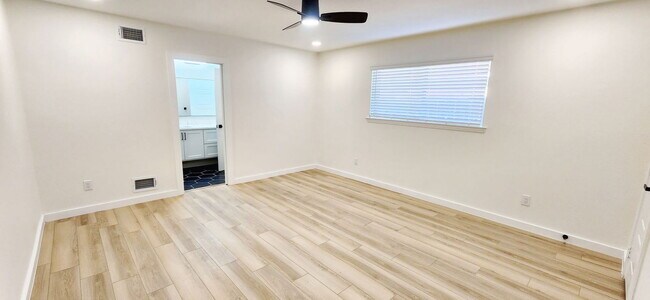 Building Photo - 1607 Centenary Dr