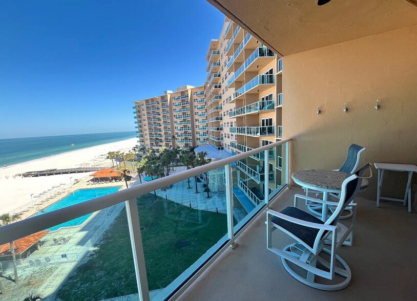 Building Photo - 880 Mandalay Ave