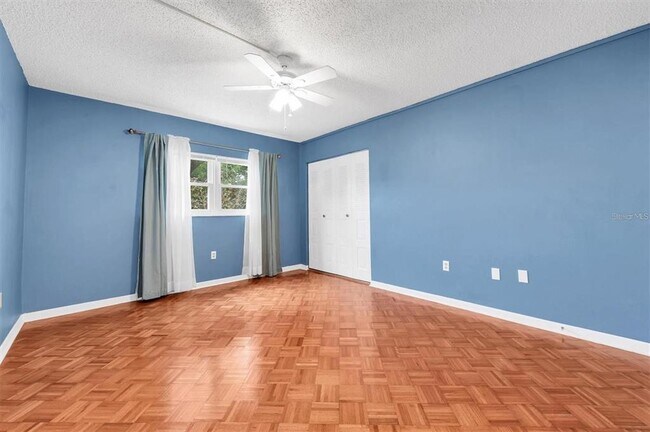 Building Photo - 845 Maple Ct