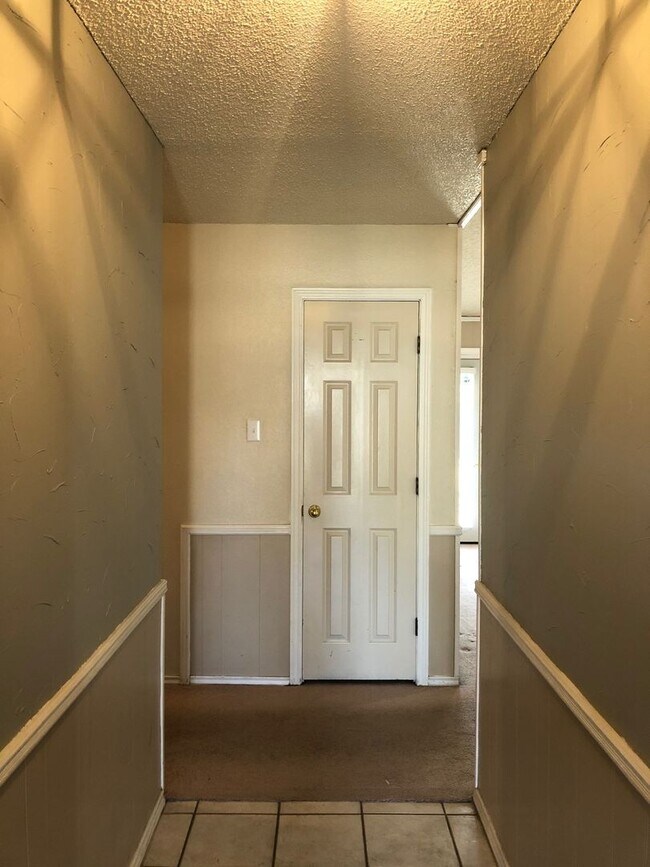 Building Photo - Available April!