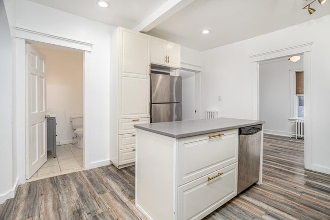 Building Photo - 47 Hartford St