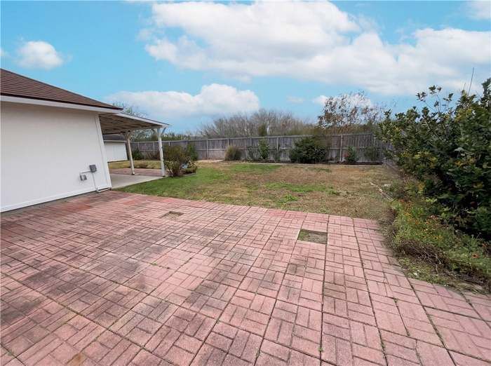 Building Photo - 3201 Keltic Dr