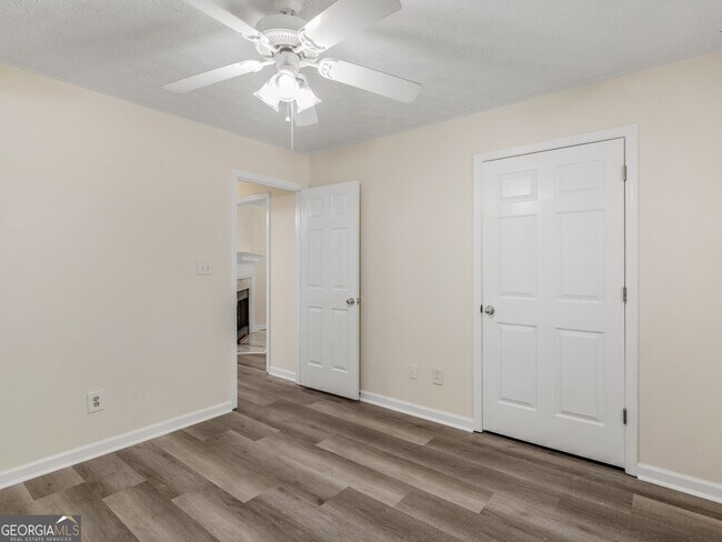 Building Photo - 520 Butler Bridge Dr