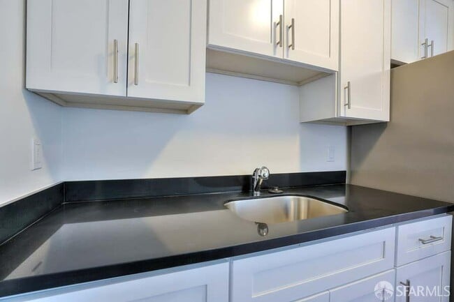 Building Photo - 46728 Crawford St