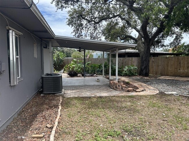 Building Photo - 4491 Crestwood Dr N