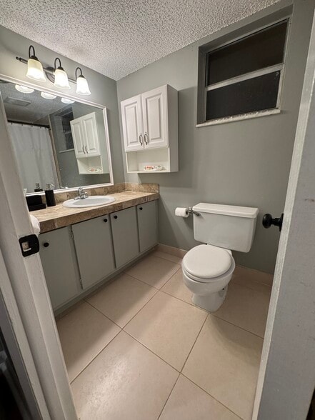 Building Photo - 410 NW 68th Ave