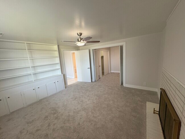 Building Photo - 1833 S Jeri Dr