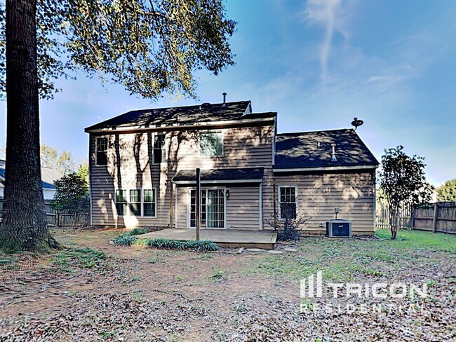 Building Photo - 701 Barbee Farm Dr