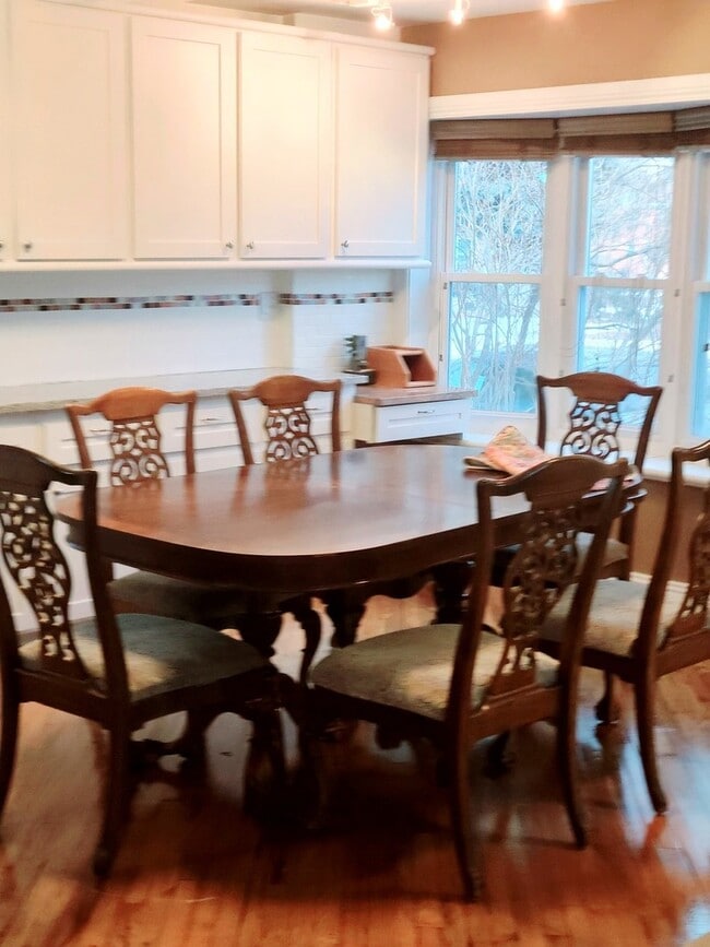 Building Photo - 630 Whitney Ave