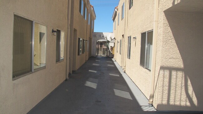 Building Photo - 7020 Coldwater Canyon Ave
