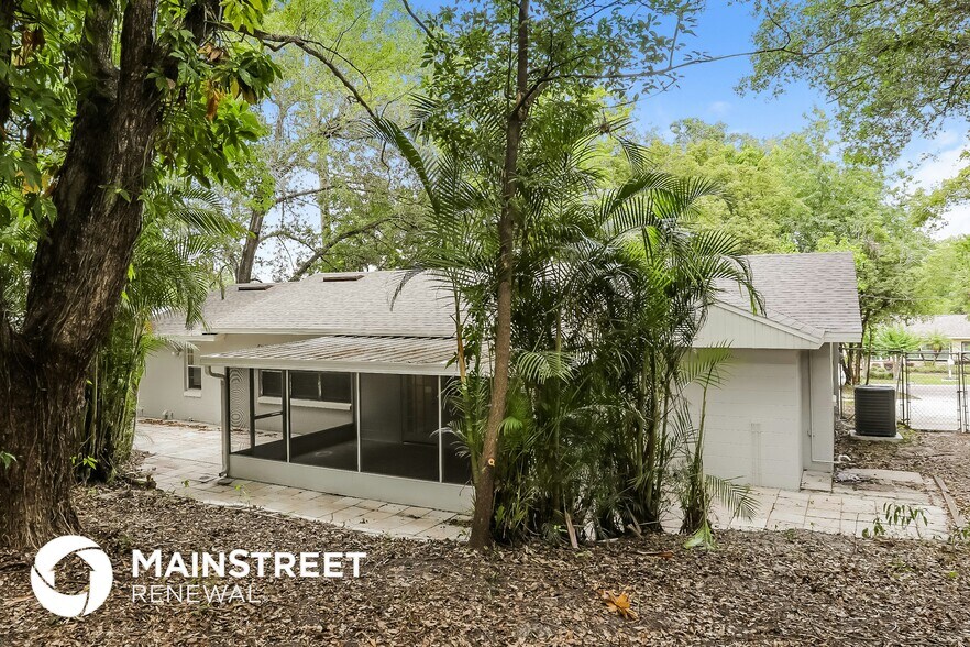 Building Photo - 1147 Magnolia Dr