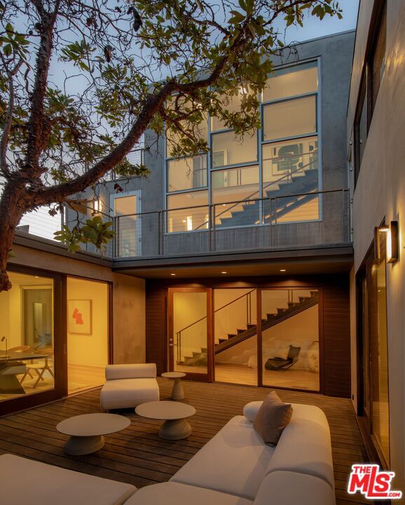 Building Photo - 3218 Maplewood Ave