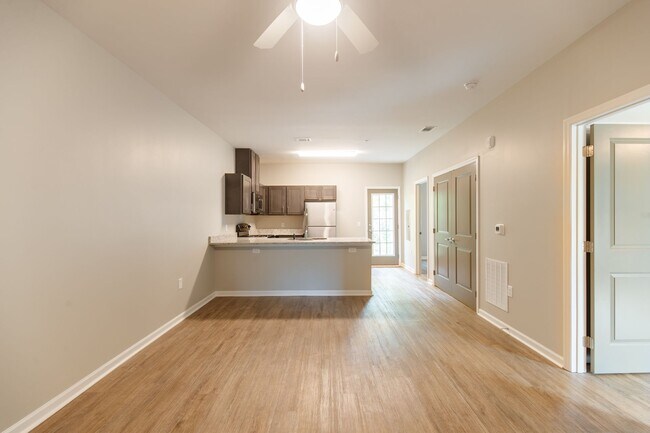 Building Photo - 2 Bedroom/2 Bath Apartment near VSU!!!