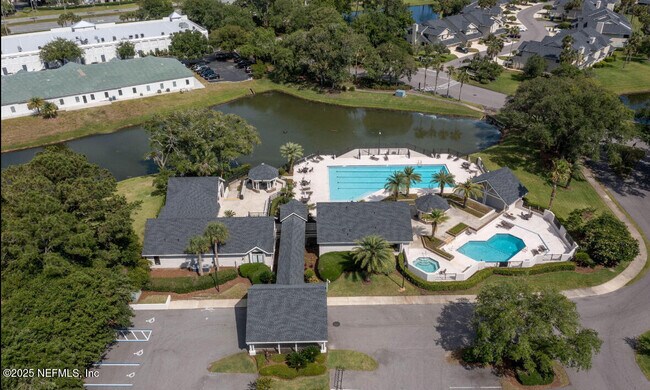 Building Photo - 117 Island Dr