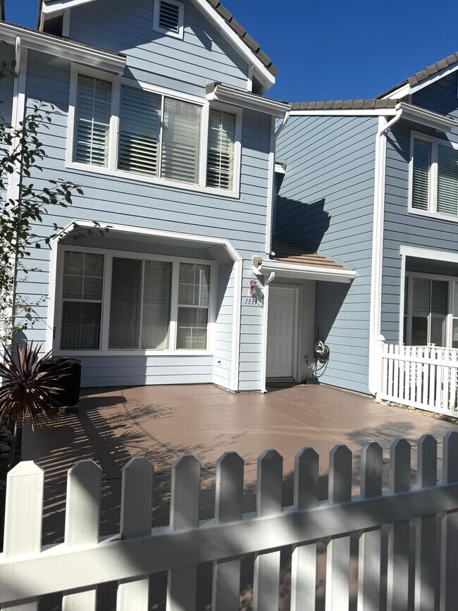 Building Photo - 1331 Statice Ct