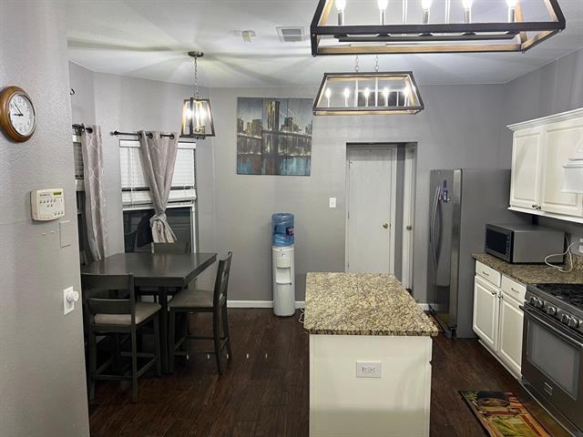 Building Photo - 4002 Evinrude Dr