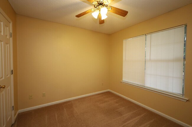 Building Photo - 4214 Abingdon Ct