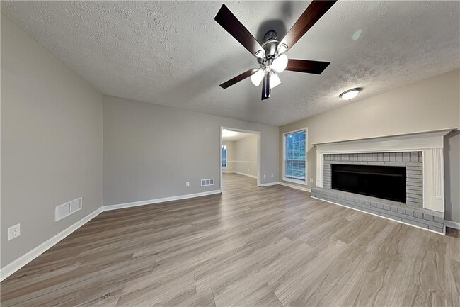 Building Photo - 1664 Summit Pl Way