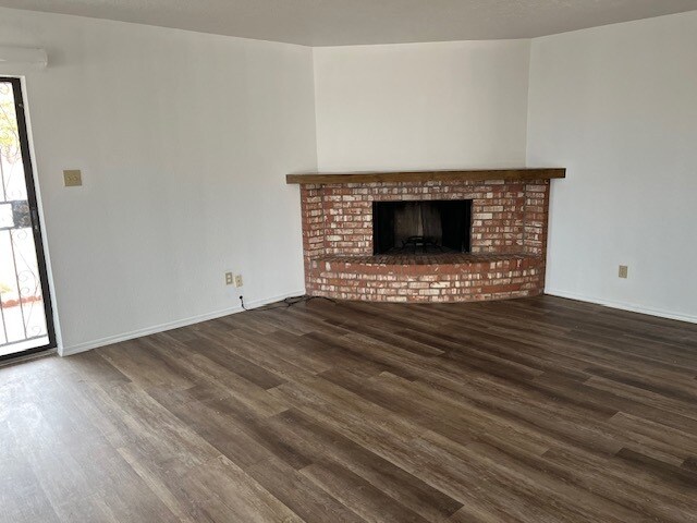 Building Photo - 10008 Bellevue Ct NW