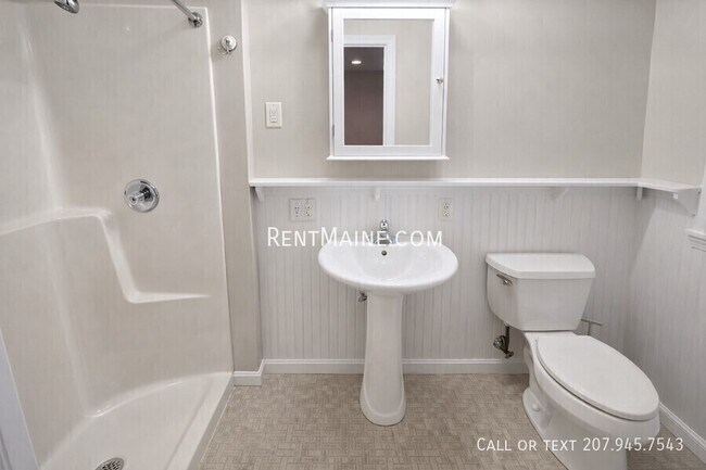 Building Photo - 33 Burleigh Rd