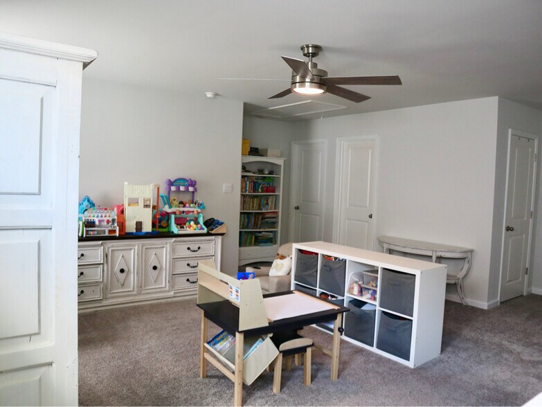 Building Photo - 404 Willet Ct