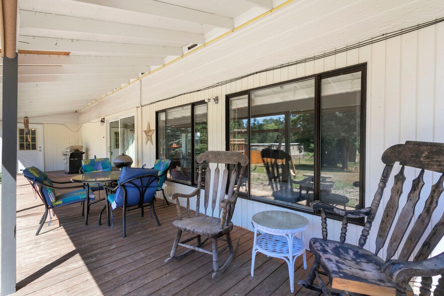 Building Photo - 23600 NE 10th Ave