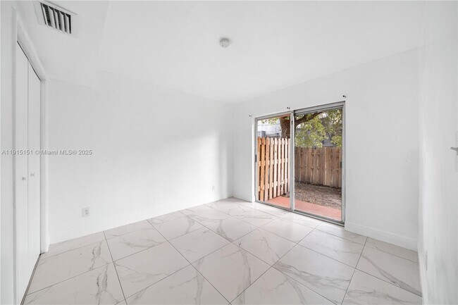 Building Photo - 2301 NE 170th St