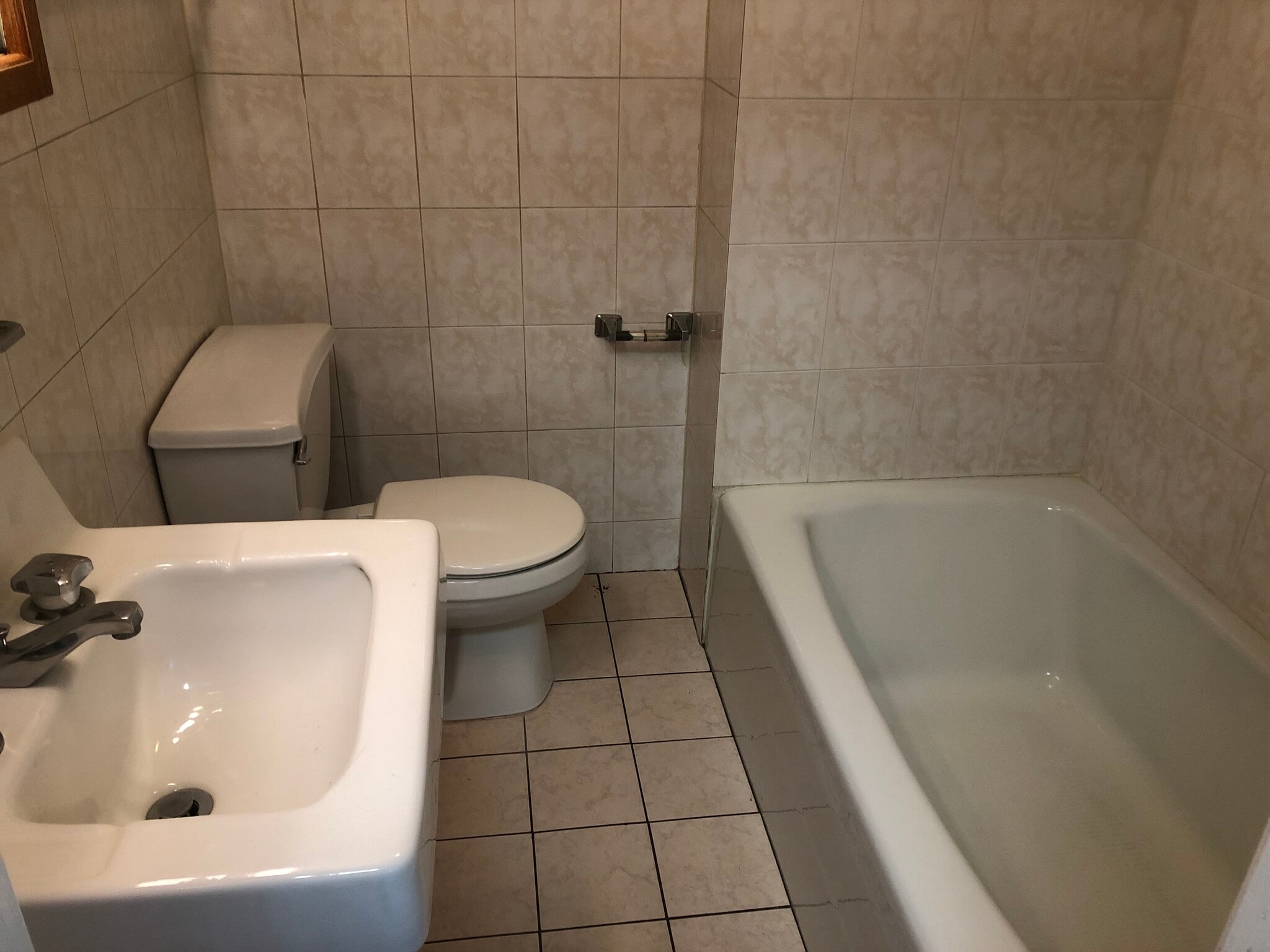 Building Photo - 513 9th St