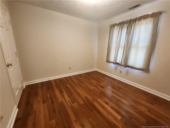 Building Photo - 7200 Kingsway Ct