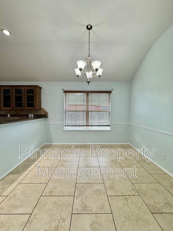Building Photo - 4925 Scarlet Oak Dr