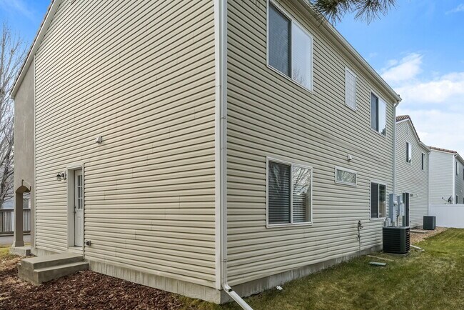 Building Photo - 18653 E 42nd Pl