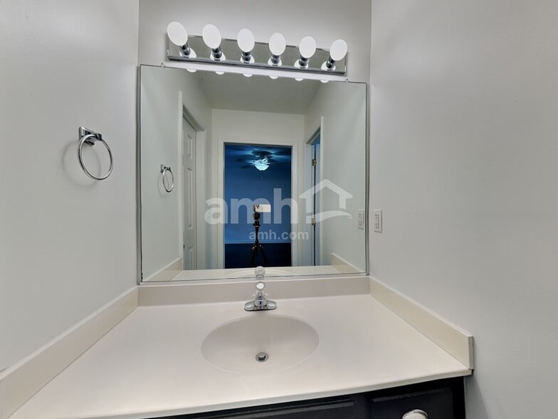 Building Photo - 115 Haven Grove Trl