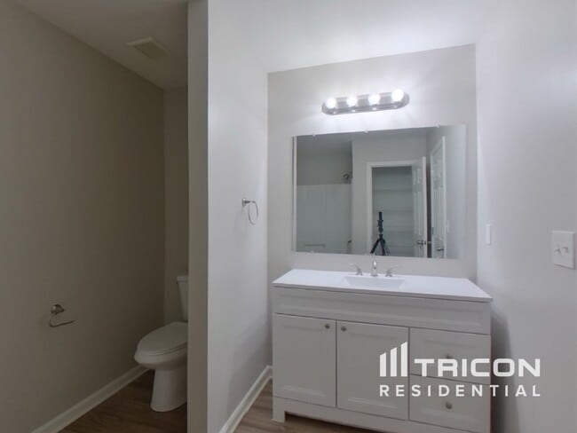 Building Photo - 3029 Decapolis Dr