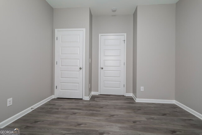 Building Photo - 3630 Lebella Ln