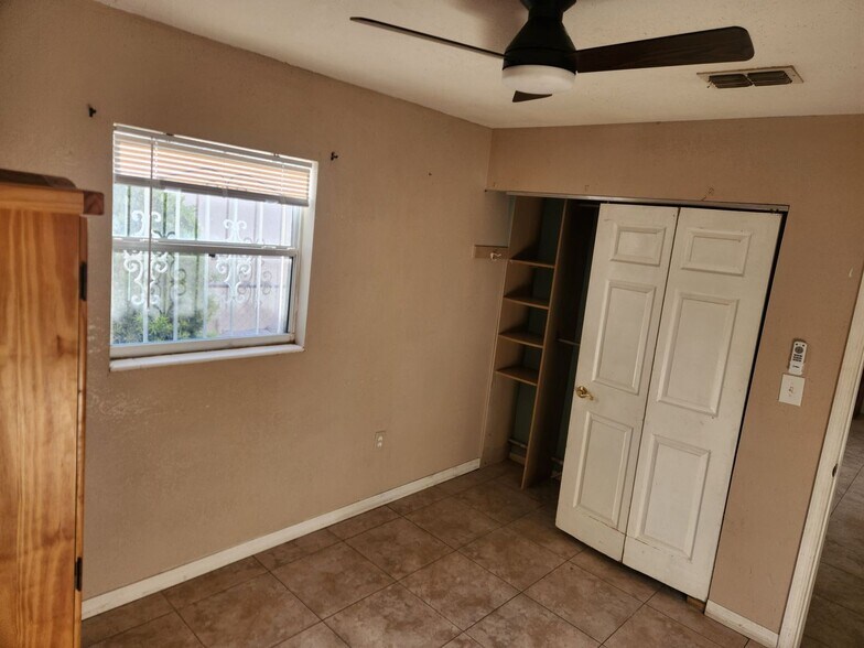 Building Photo - 3312 W St Louis St