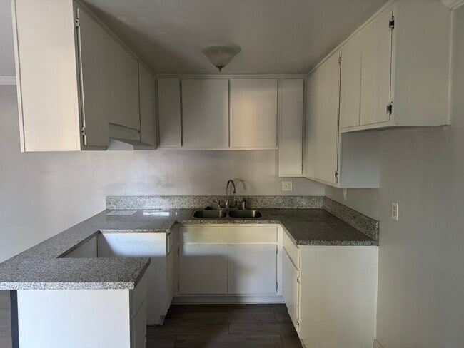 Building Photo - 10109 Buford Ave