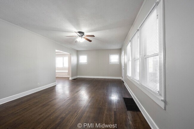 Building Photo - 1529 E Ohio St