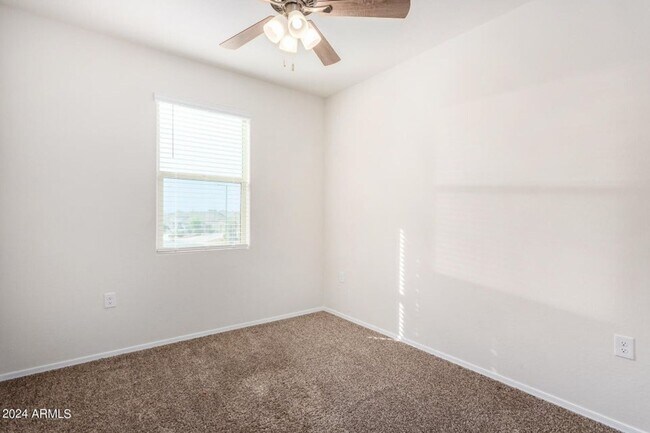 Building Photo - Charming 4 bedroom home in Buckeye!!