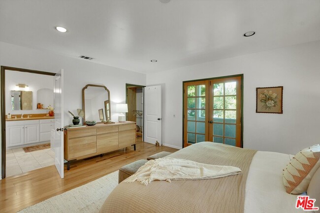 Building Photo - 4300 Laurelgrove Ave