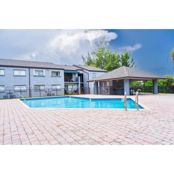 Building Photo - 7419 SW 152nd Ave