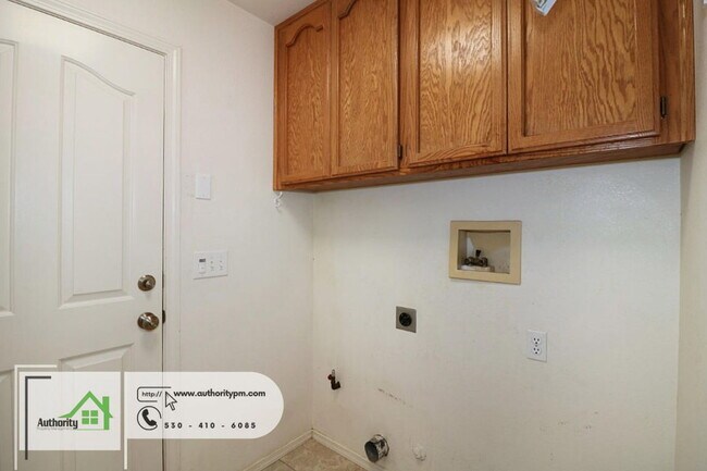 Building Photo - 2378 Castlewood Dr