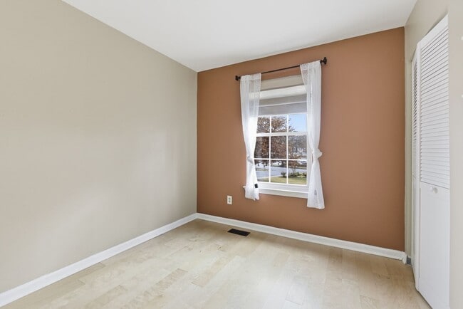 Building Photo - Lovely 3 BR/1.5 BA Townhome in Bowie!