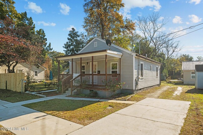 Building Photo - 605 Neuse Ave